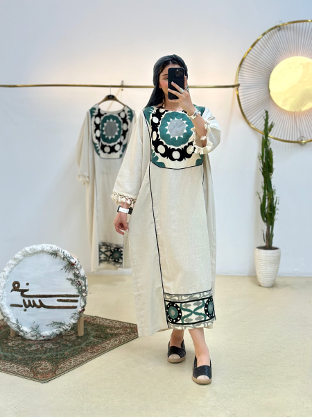 کفتان لینن خرج کار گلدوزی شده آستین منگوله دار bsn880