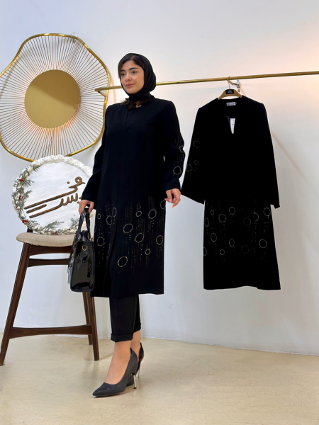 مانتو کرپ مجلسی نگین دوزی شده طرح دایره bsn1388