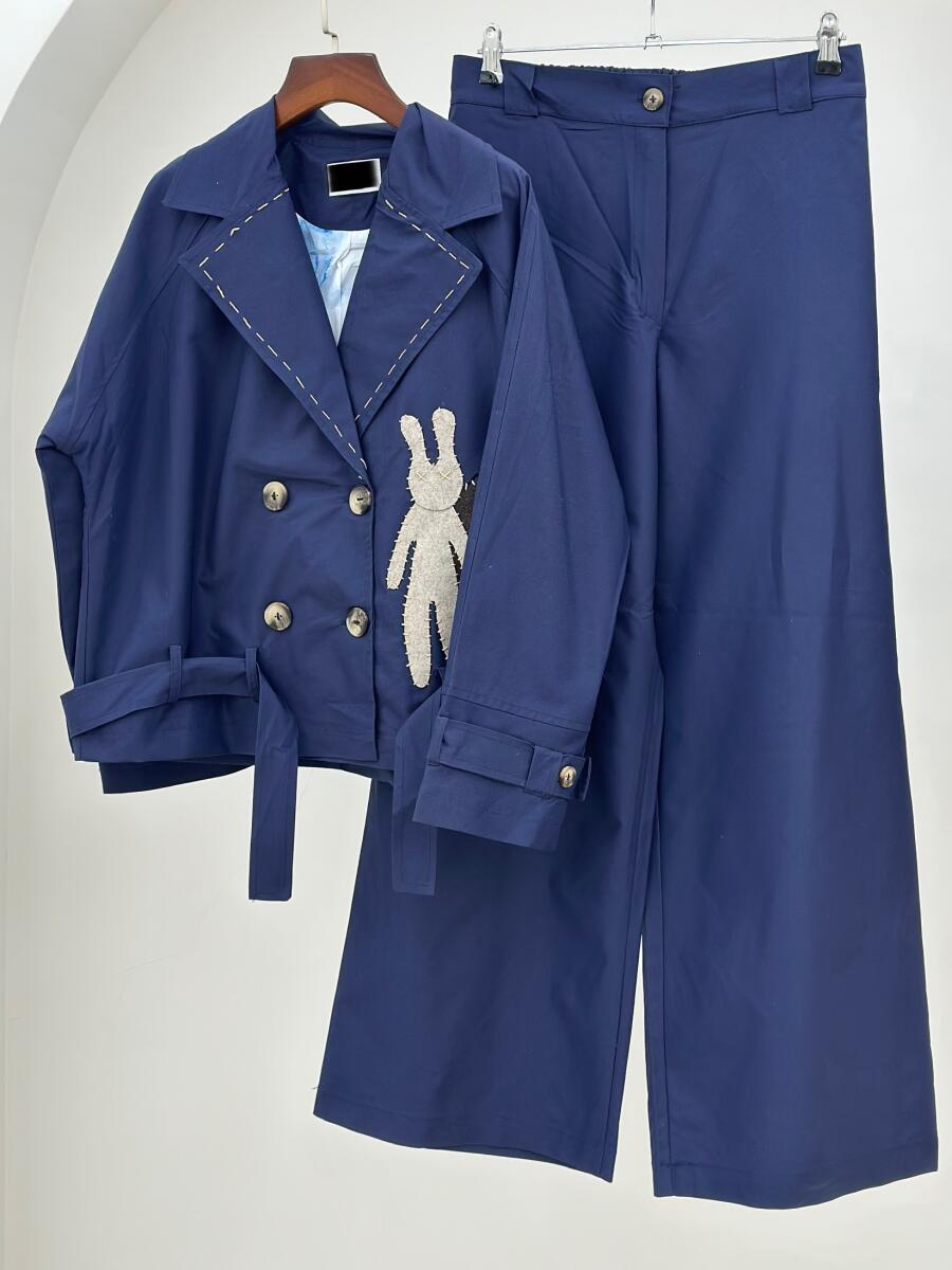 ست 2تیکه کت کوک دوزی و اپلیکه دوزی شده آستردار و شلوار بگ میکرو پاییزه pd186-5