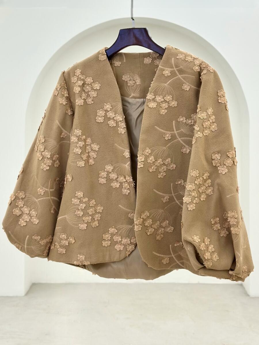 پالتو فوتر مزونی گلدوزی شده طرح گل برجسته آستردار pd200-6