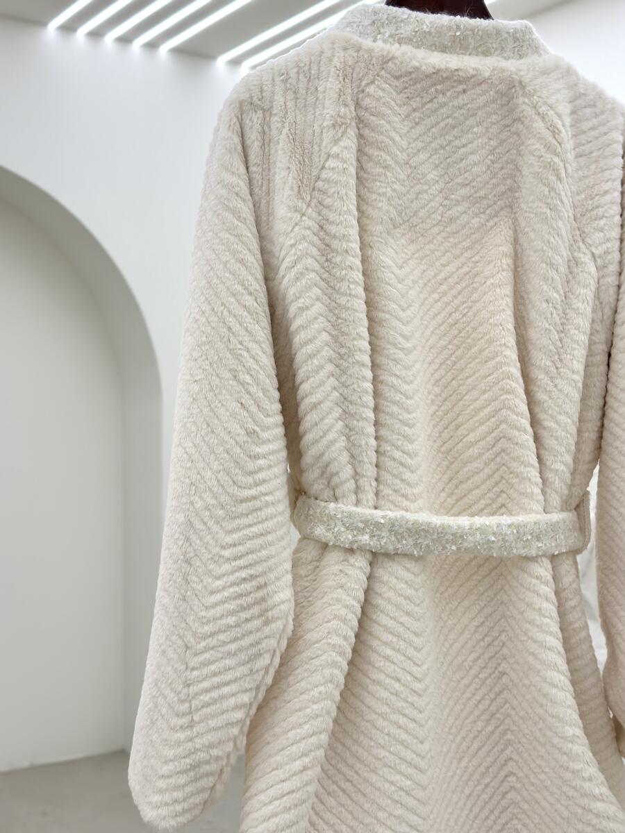 پالتو پوست مزونی آستردار به همراه گل سینه pd219-8