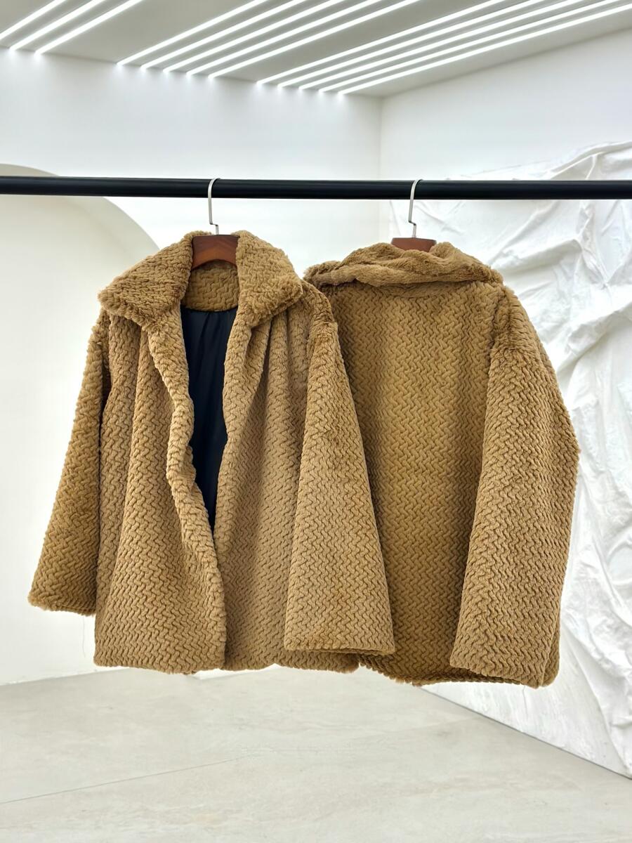 پالتو پوست پارچه طرح دار آستردار pd223-8