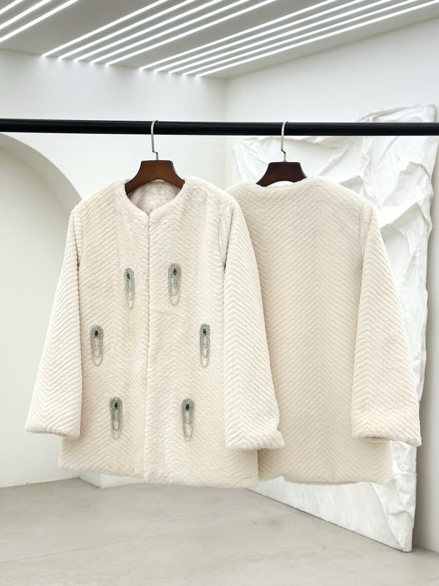 پالتو پوست مجلسی نگین دوزی شده آستردار pd225-5