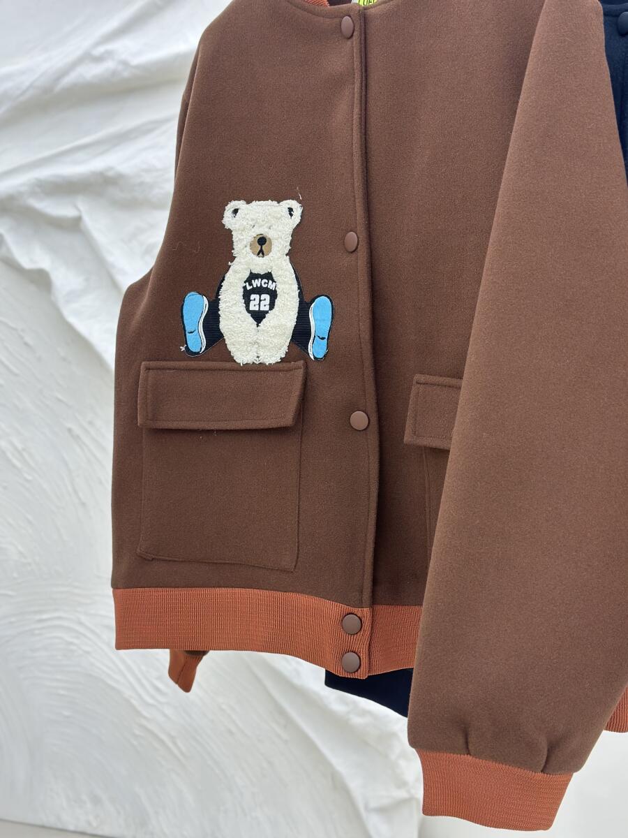 بامبر موهر دکمه دار یقه کش بافت اپلیکه دوزی شده طرح تدی آستردار pd263-9