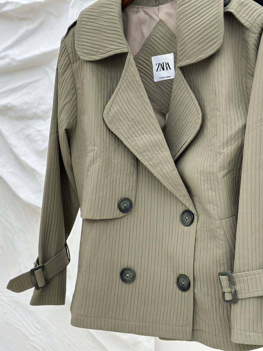 ترنچ کت پارچه طرح میله ای آستین کمربندی آستردار pd276-8