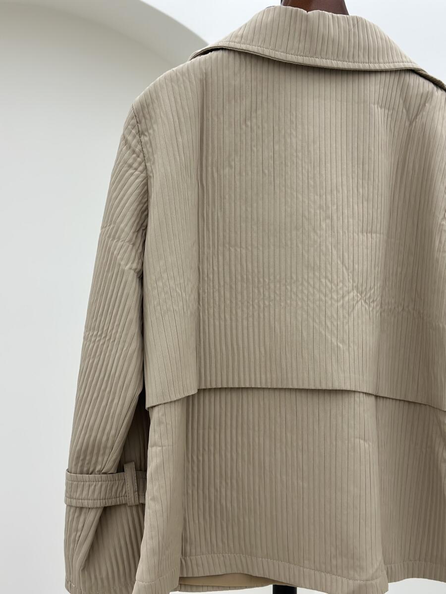 ترنچ کت پارچه طرح میله ای آستین کمربندی آستردار pd276-8