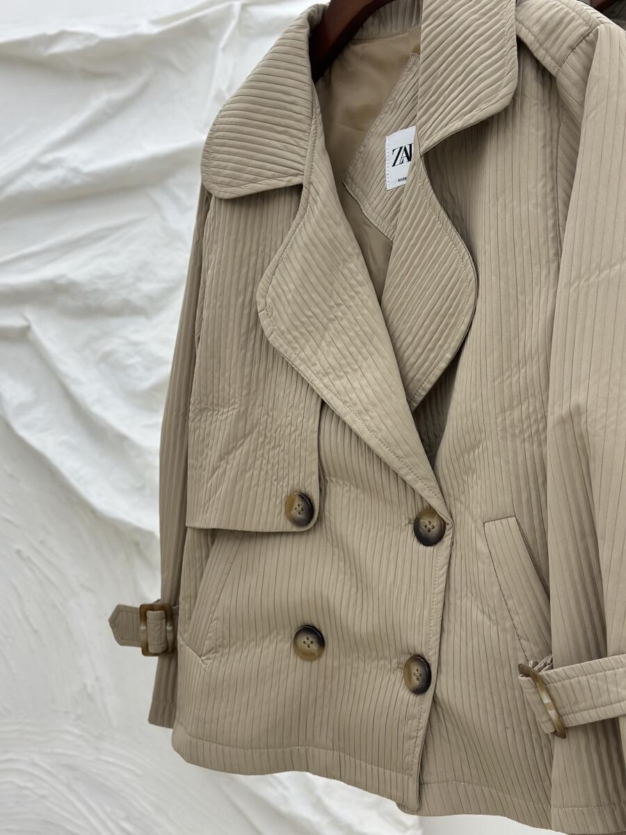 ترنچ کت پارچه طرح میله ای آستین کمربندی آستردار pd276-8