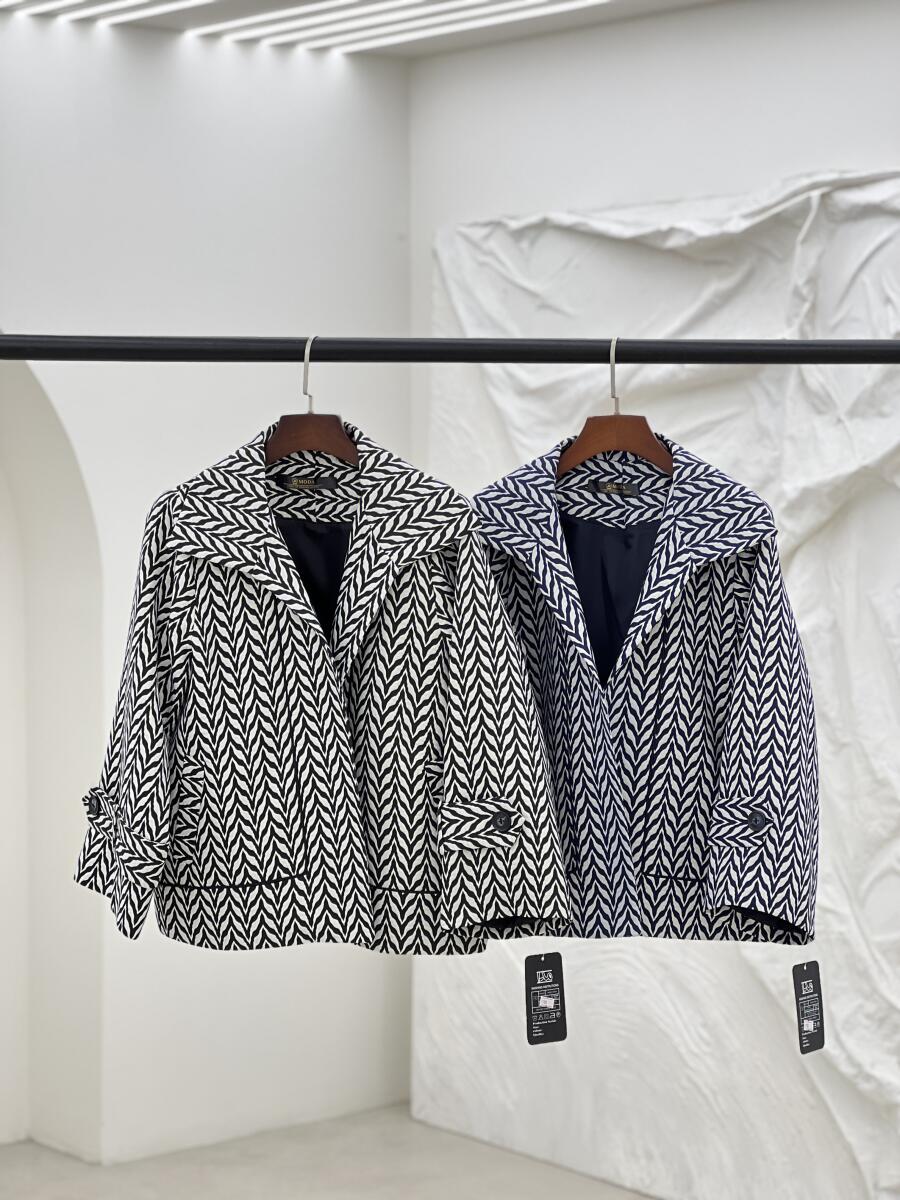 کت پاییزه طرح دار  آستین کمربندی آستردار pd306-5