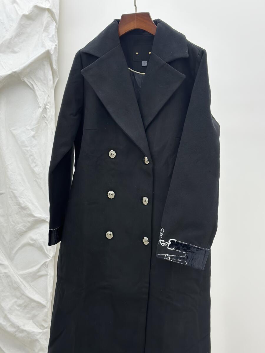 پالتو فوتر کلاسیک 6دکمه پشت اپلیکه دوزی شده آستردار pd497-16