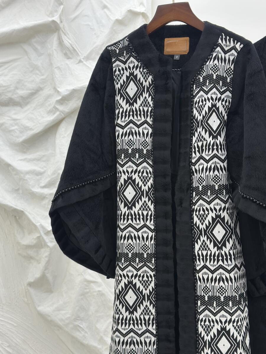 پالتو پوست مجلسی خرج کار شانل مروارید دوزی شده استردار pd496-1