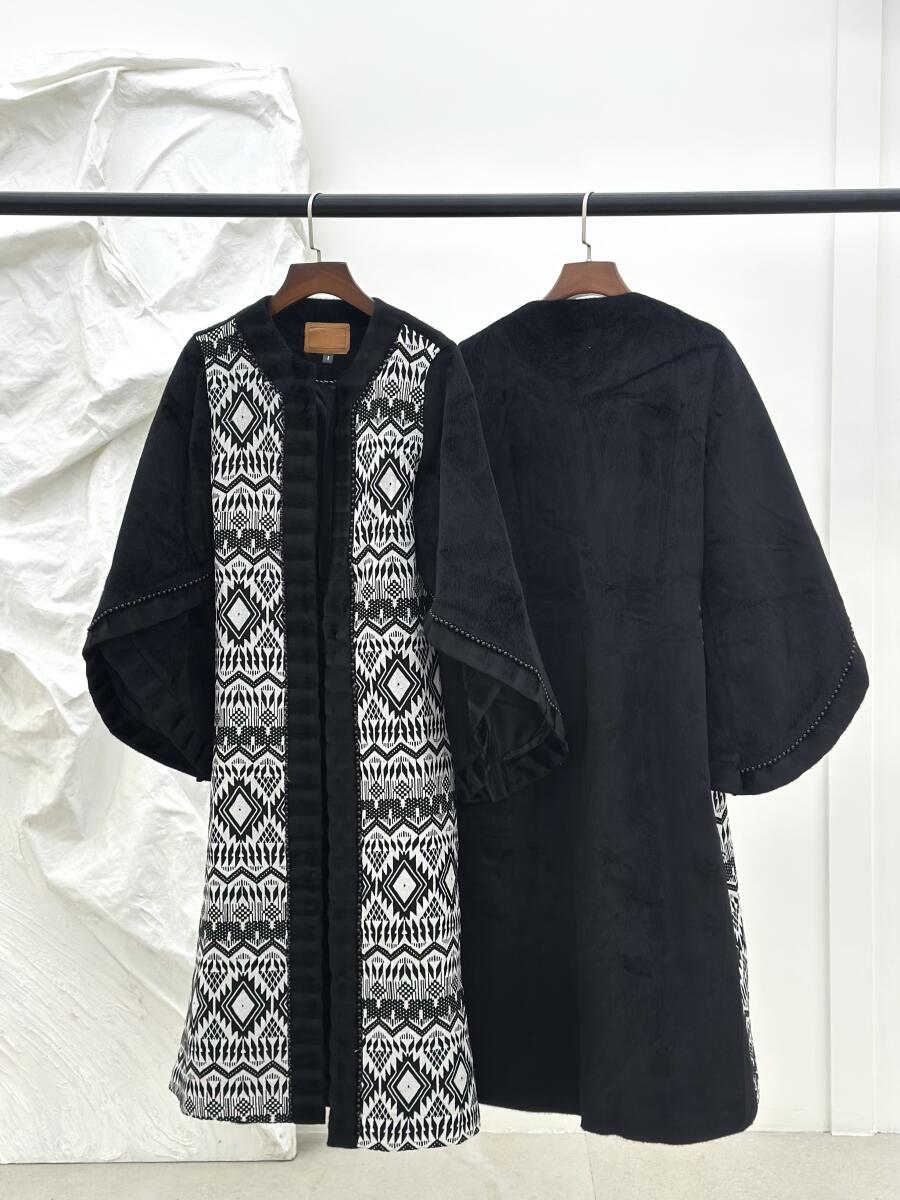 پالتو پوست مجلسی خرج کار شانل مروارید دوزی شده استردار pd496-1