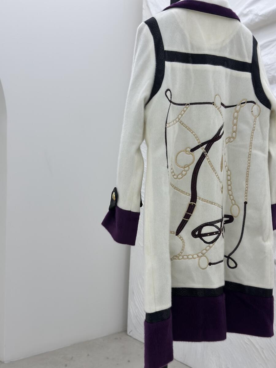 پالتو پوست مزونی گلدوزی شده طرح زنجیری خرج کار چرم آستردار pd495-11