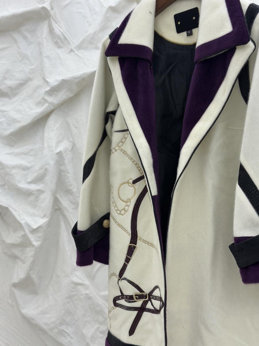 پالتو پوست مزونی گلدوزی شده طرح زنجیری خرج کار چرم آستردار pd495-11