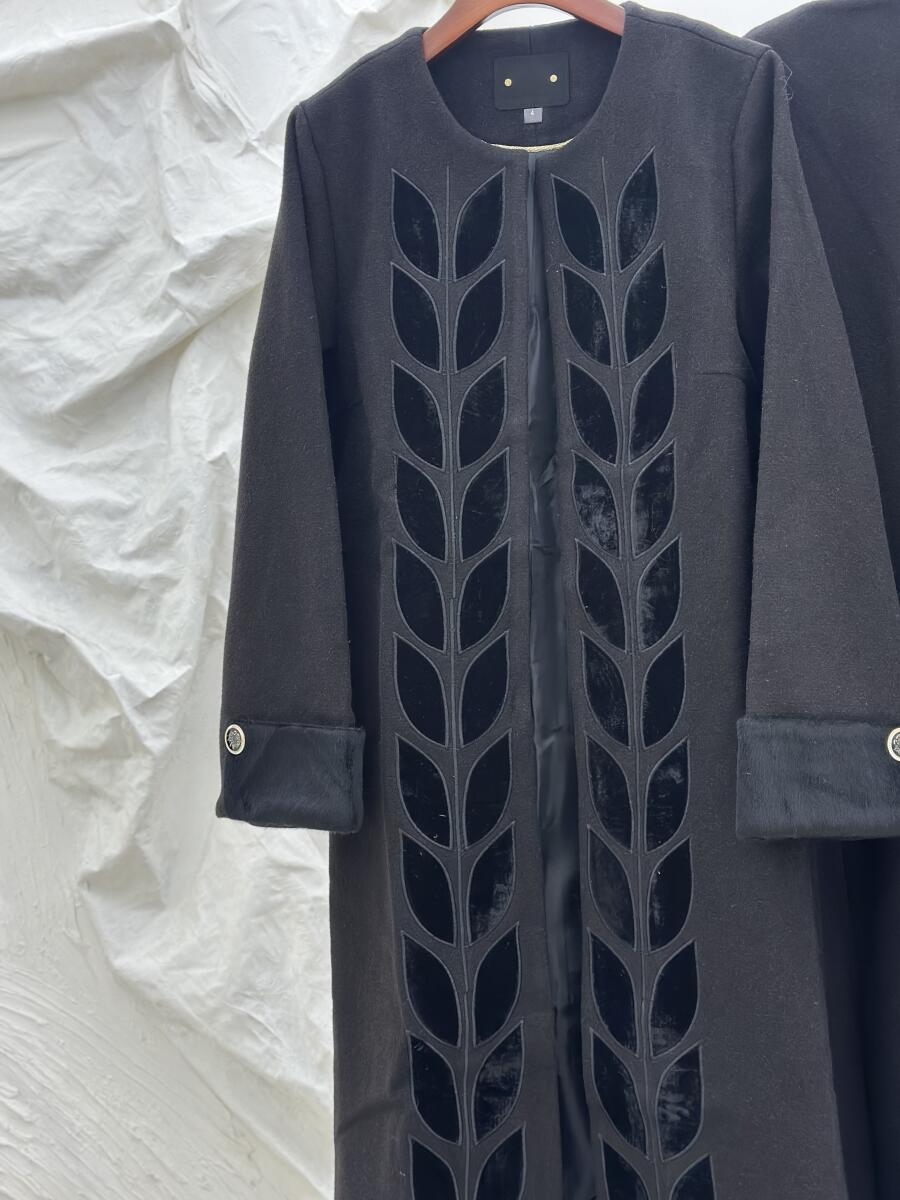 پالتو فوتر کلاسیک اپلیکه دوزی شده مخمل طرح برگ استردار pd494-10