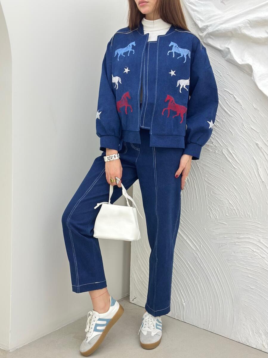 ست 2تیکه بامبر گلدوزی شده طرح اسب آستردار و شلوار جین pd584-13