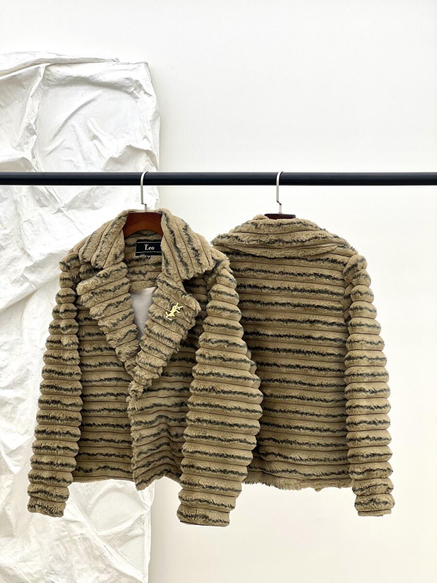 کت پوست مزونی یقه اکسسوری دار آستردار pd599-3