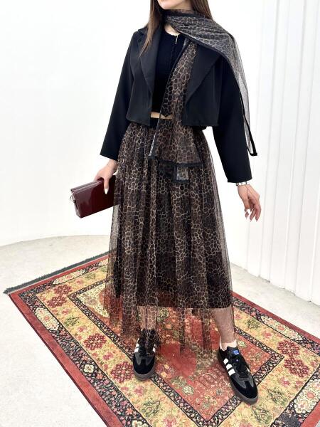 ست 3تیکه کت و دامن طرح پلنگی توری آستردار به همراه شال bt474