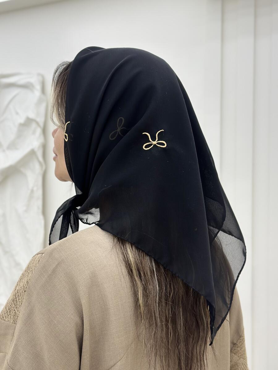 مینی اسکارف گلدوزی شده طرح پاپیون sc6