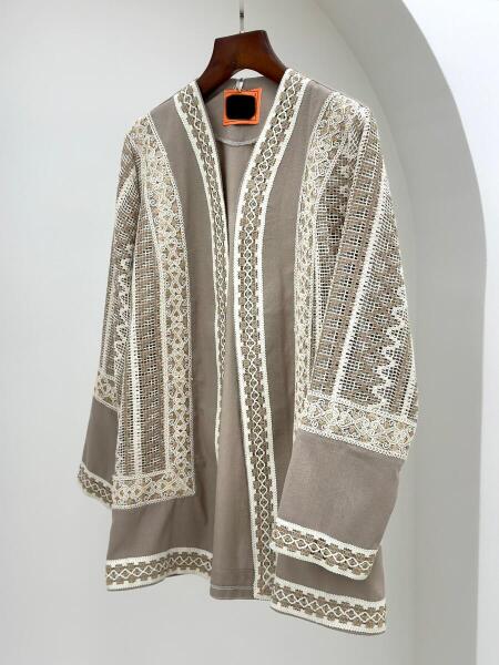 مانتو لینن خرج کار مکرومه ای پولک دوزی شده bt650-5