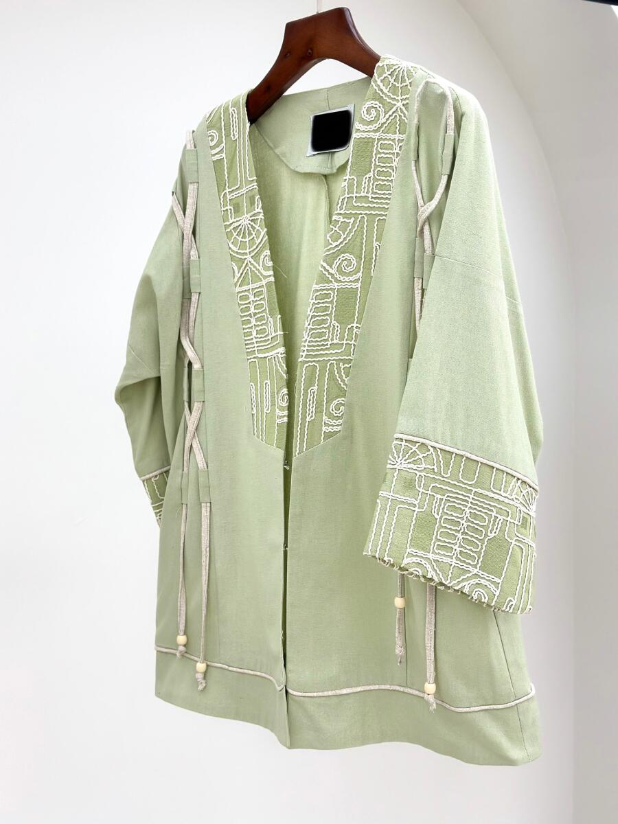 مانتو لینن مکرومه دوزی شده طرح بنددار bt828-4