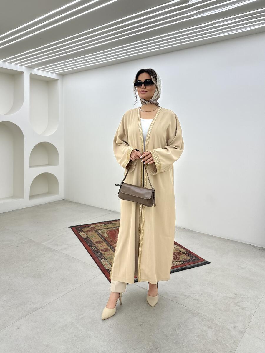 مانتو کرپ مجلسی نواردوزی شده لمه ای بغل چاکدار bt859-8