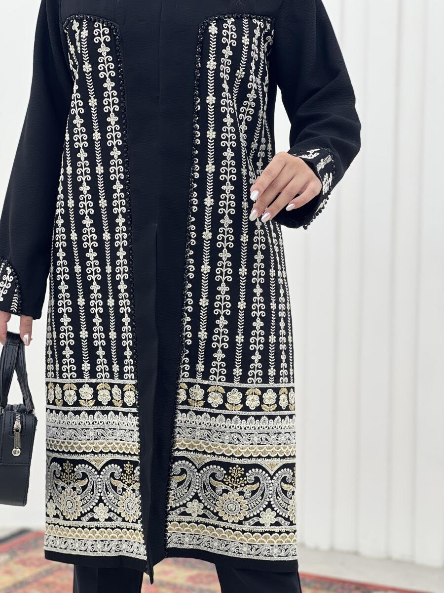 مانتو مزونی خرجکار سوزن دوزی و منجوق دوزی شده bt892-10