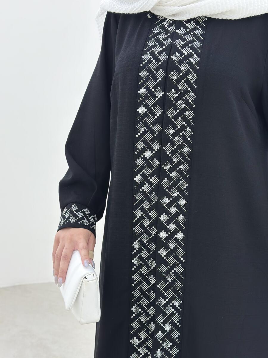 مانتو کرپ نخ مزونی خرجکار گلدوزی شده دکمه دار Bt966-8