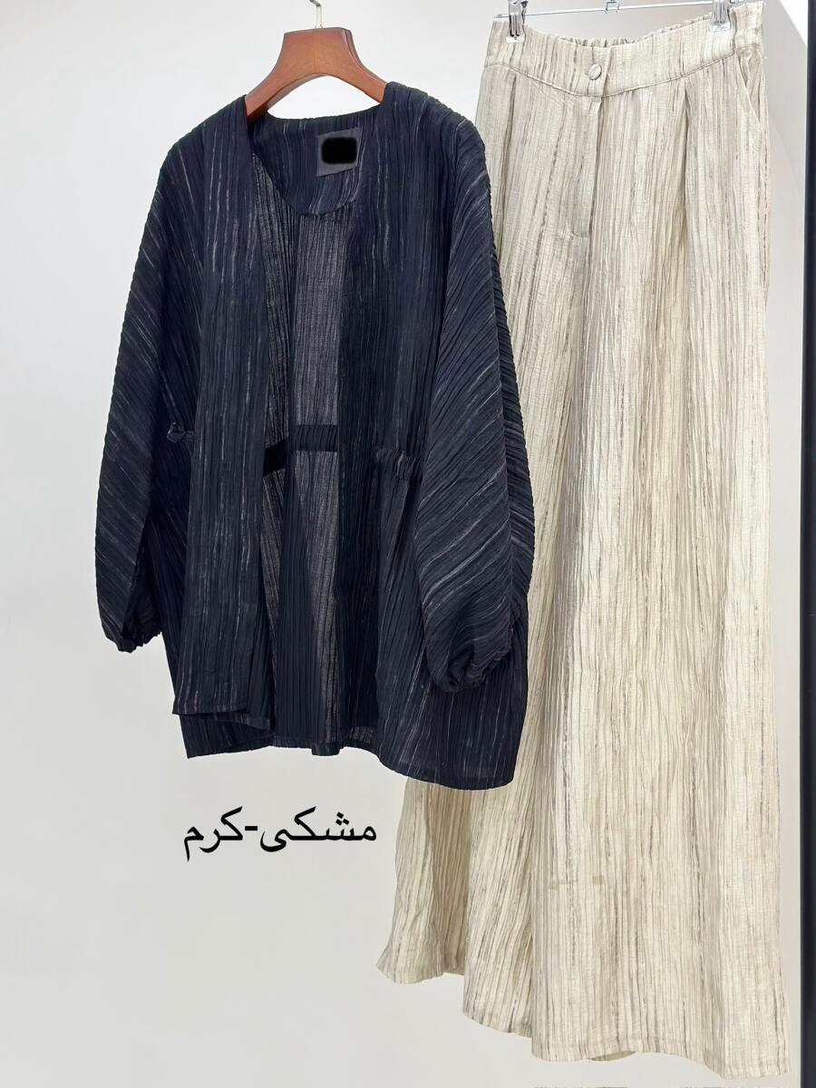ست 2تیکه کت و شلوار مزونی طرح پلیسه ای bt1261-9