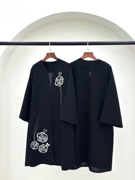 مانتو مزونی قزن دار گلدوزی شده طرح گل bt1395-2
