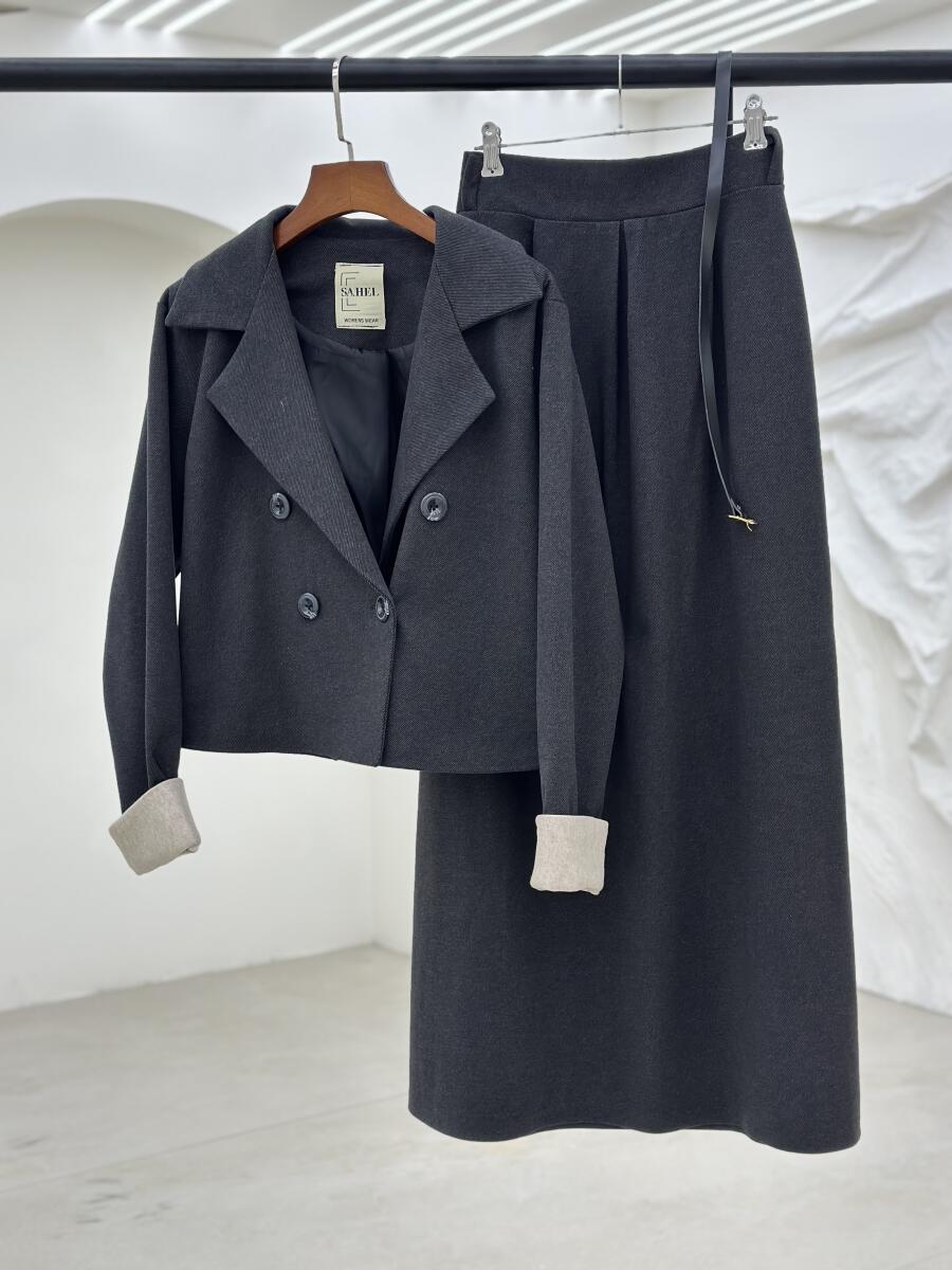 ست 2تیکه کت آستردار و دامن موهر پاییزه کمربنددار pd653-3