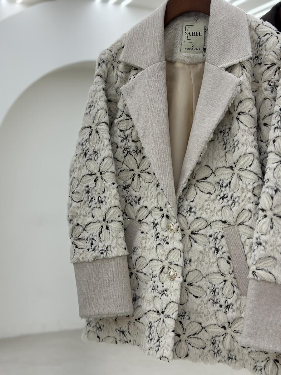 پالتو پوست کتی مزونی اپلیکه دوزی شده طرح گل آستردار pd652-16