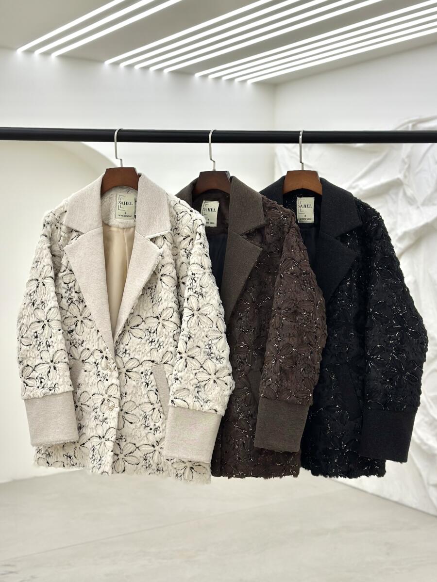 پالتو پوست کتی مزونی اپلیکه دوزی شده طرح گل آستردار pd652-16