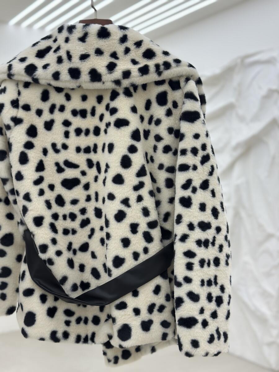 پالتو پوست کتی مزونی به همراه کمربند چرم آستردار pd661-11