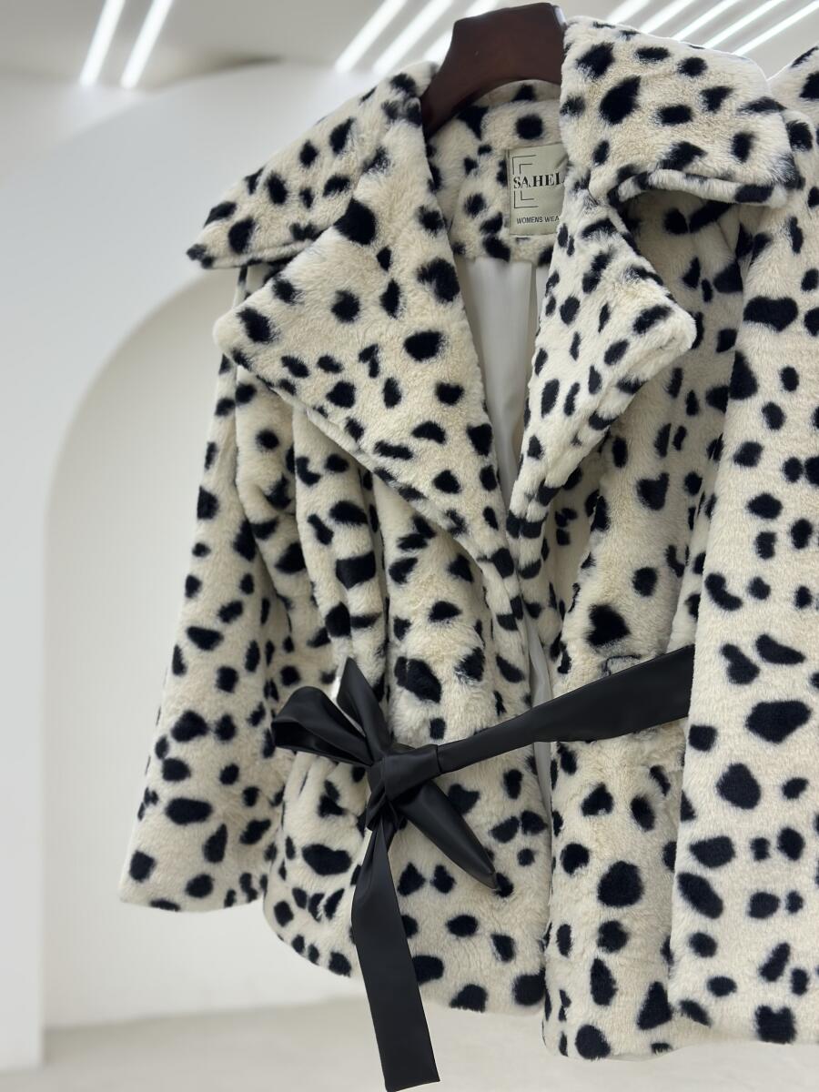 پالتو پوست کتی مزونی به همراه کمربند چرم آستردار pd661-11