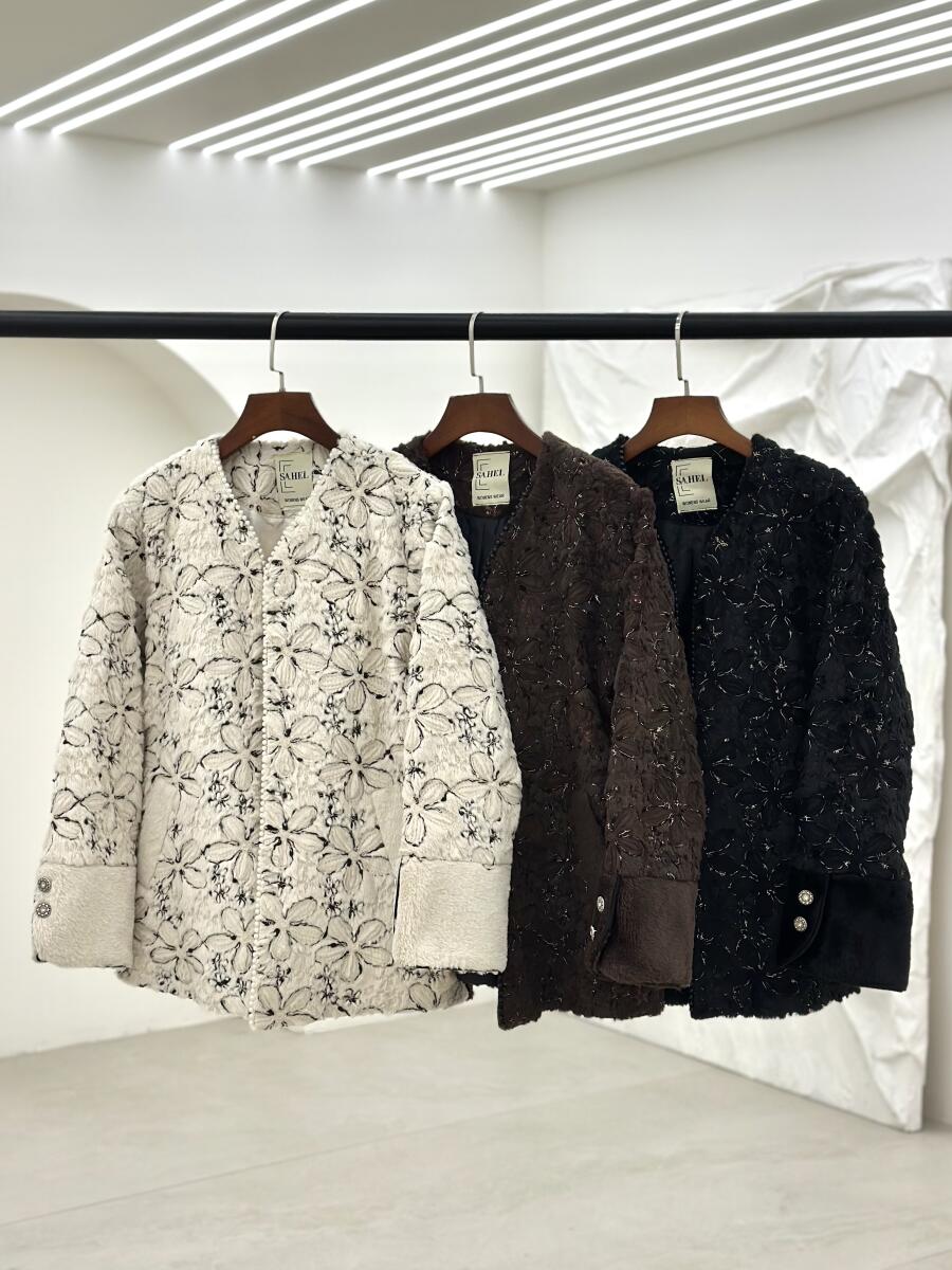 پالتو پوست مزونی نواردوزی مرواریدی طرح گل آستردار pd659-15