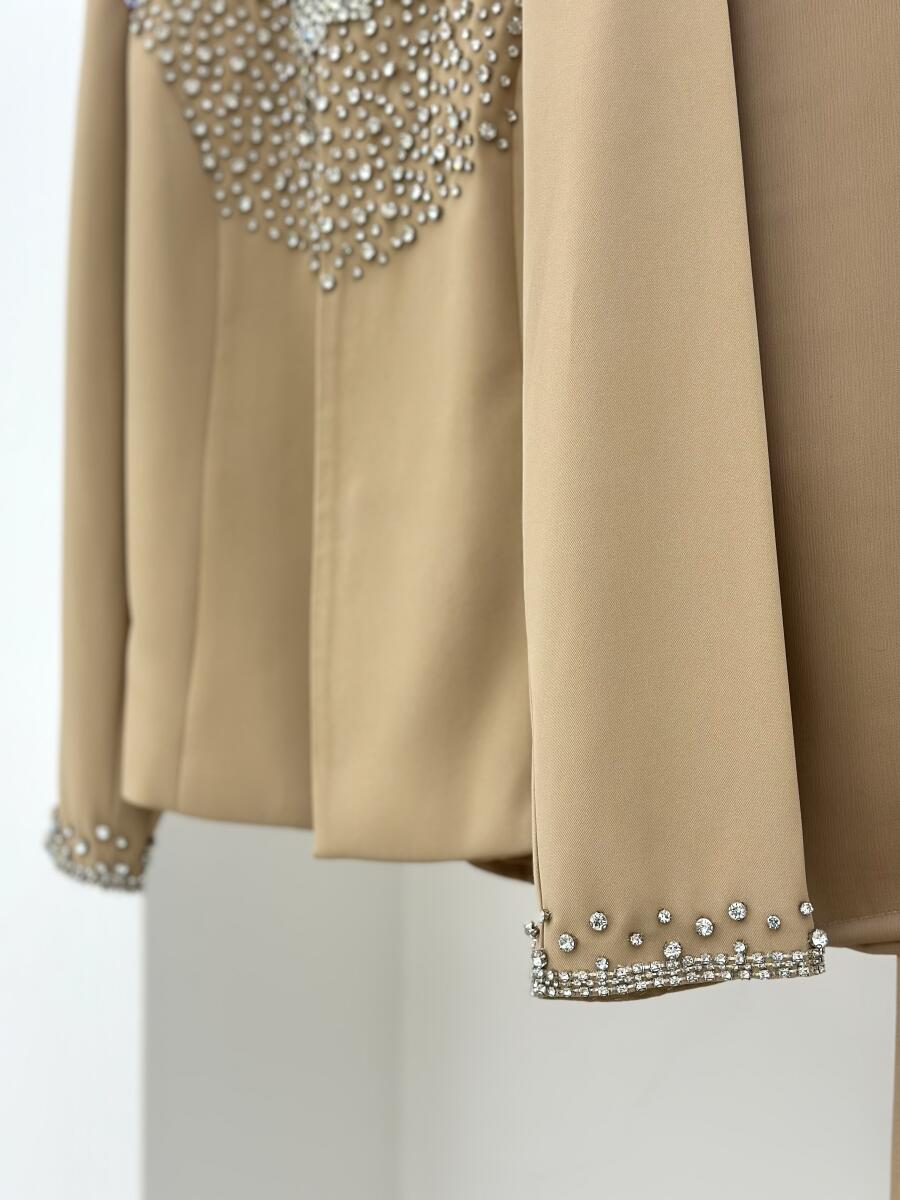 ست 3تیکه کت کرپ آستردار سنگ دوزی شده و تاپ وشلوار bd13-14