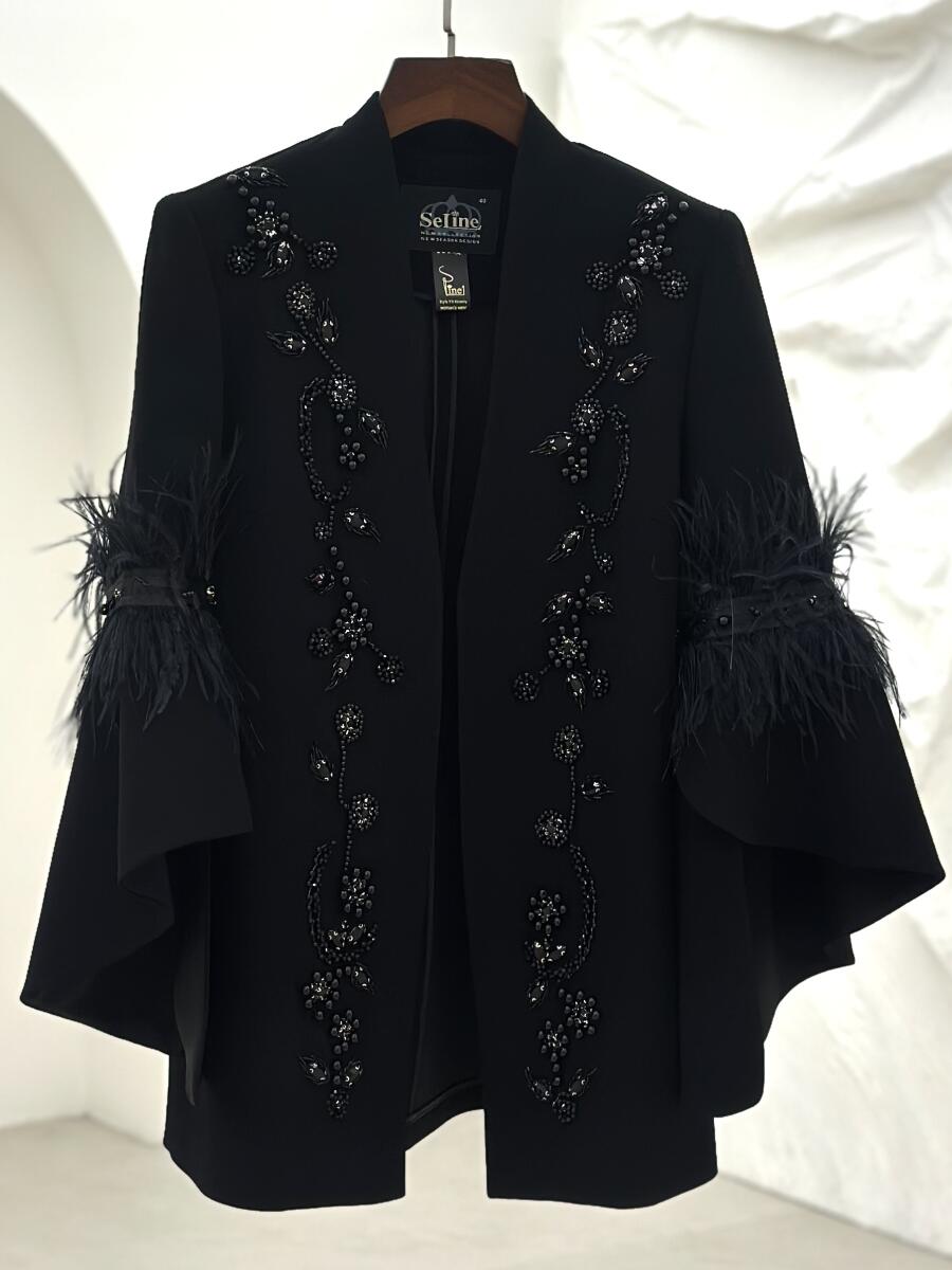 مانتو کرپ مجلسی منجوق دوزی شده آستین هلالی نیم آستر bd15-8