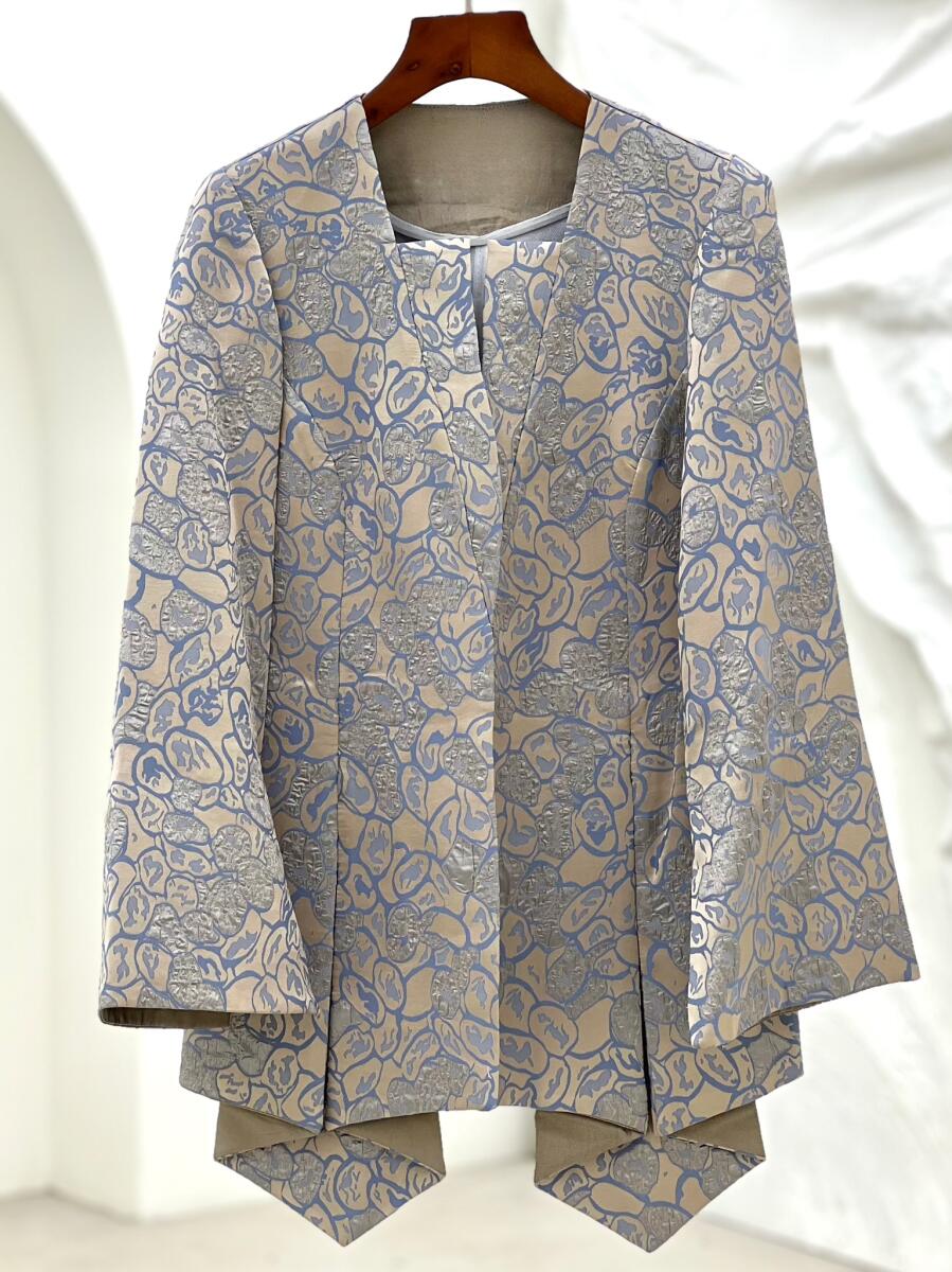 مانتو ژاکارد بهاره طرح دار آستین چاکدار bd21-9