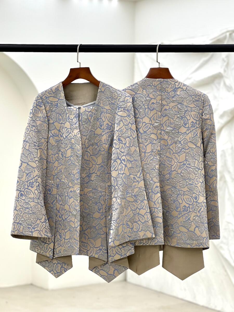 مانتو ژاکارد بهاره طرح دار آستین چاکدار bd21-9