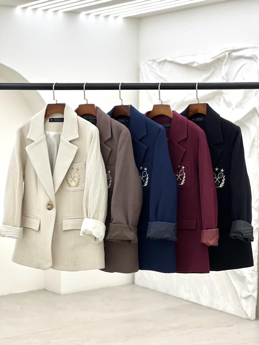 کت بهاره تک دکمه گلدوزی شده طرح تنیسی آستردار bd23-9