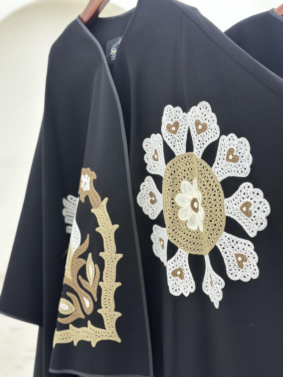 مانتو کرپ پانچی مزونی گلدوزی شده bd30-9