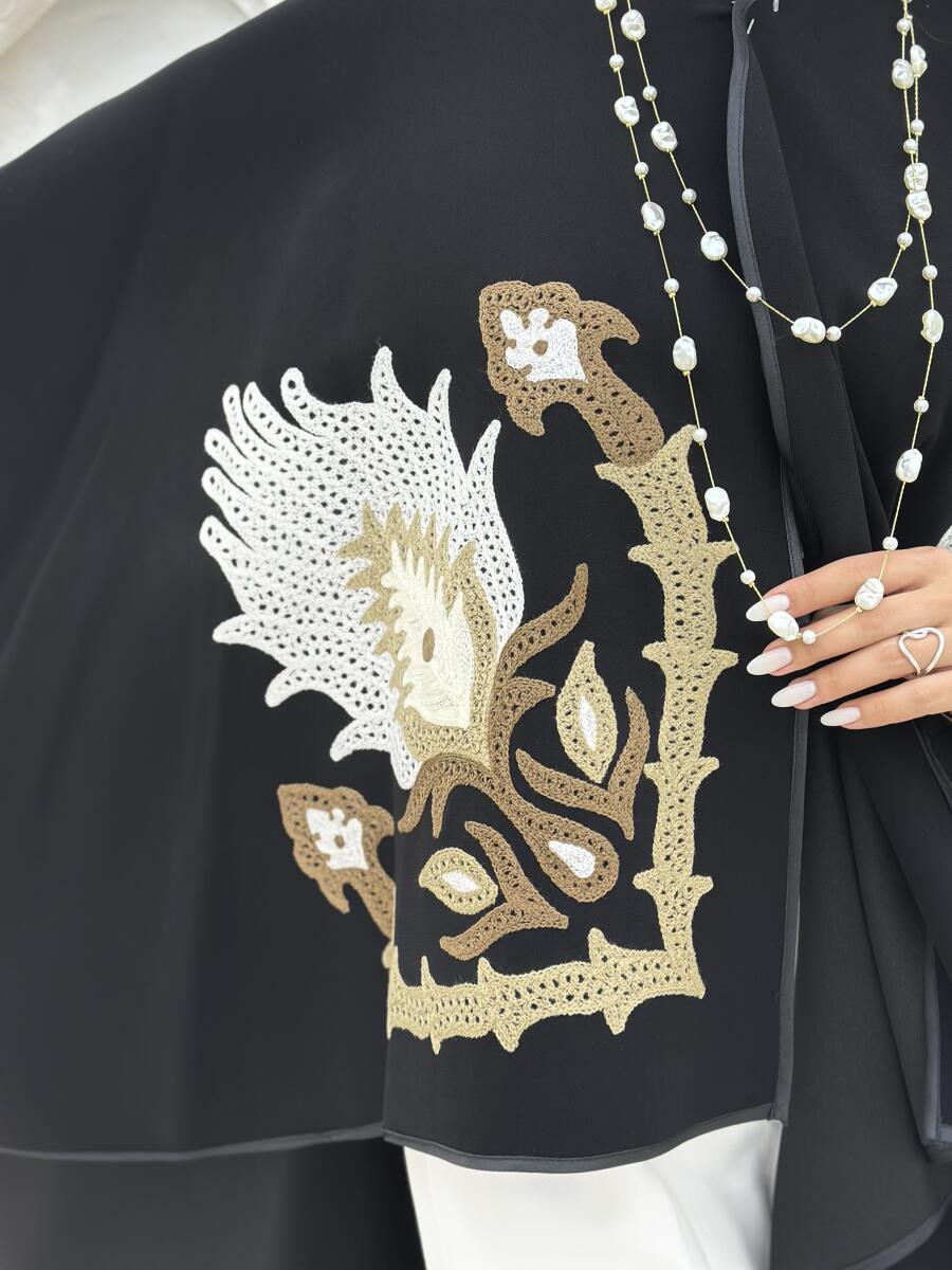 مانتو کرپ پانچی مزونی گلدوزی شده bd30-9