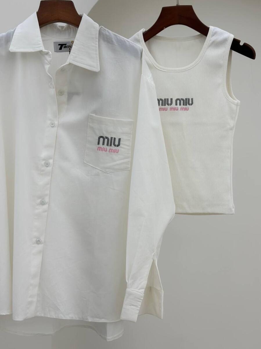 ست 2تیکه کراپ و شومیز گلدوزی شده طرح bd238-10 miu miu