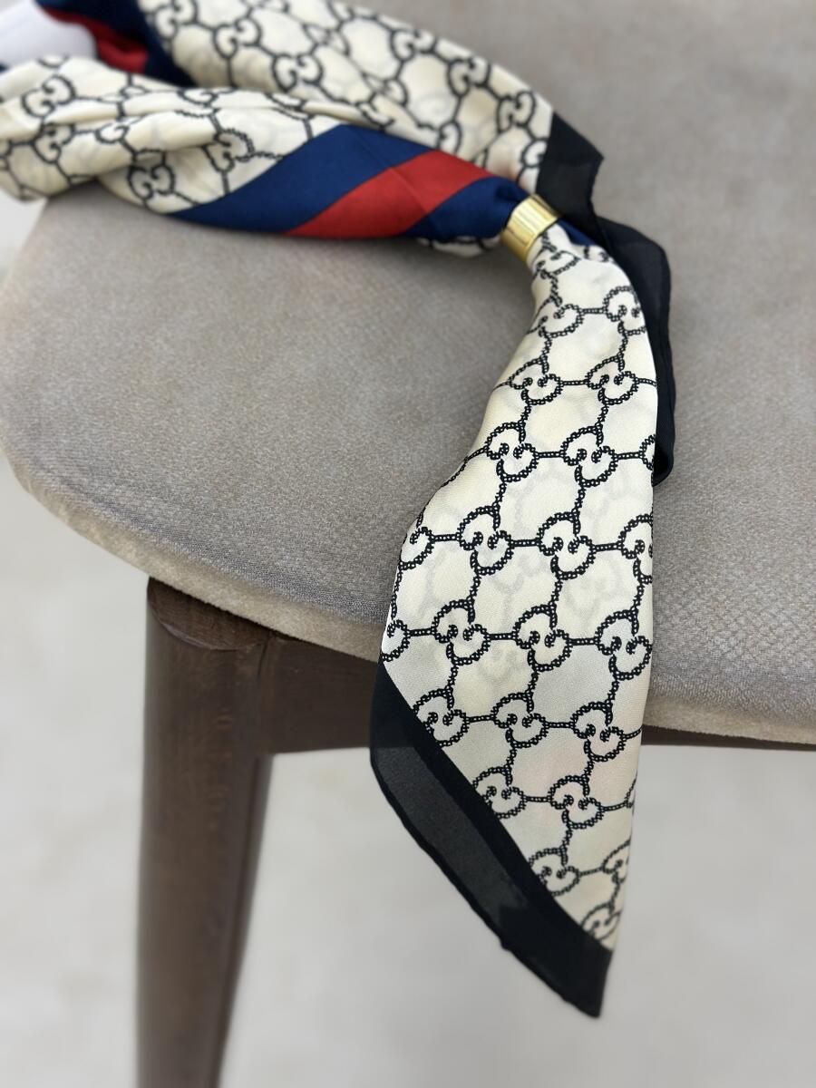 اسکارف و دستمال گردن ساتن طرح گوچی ed17