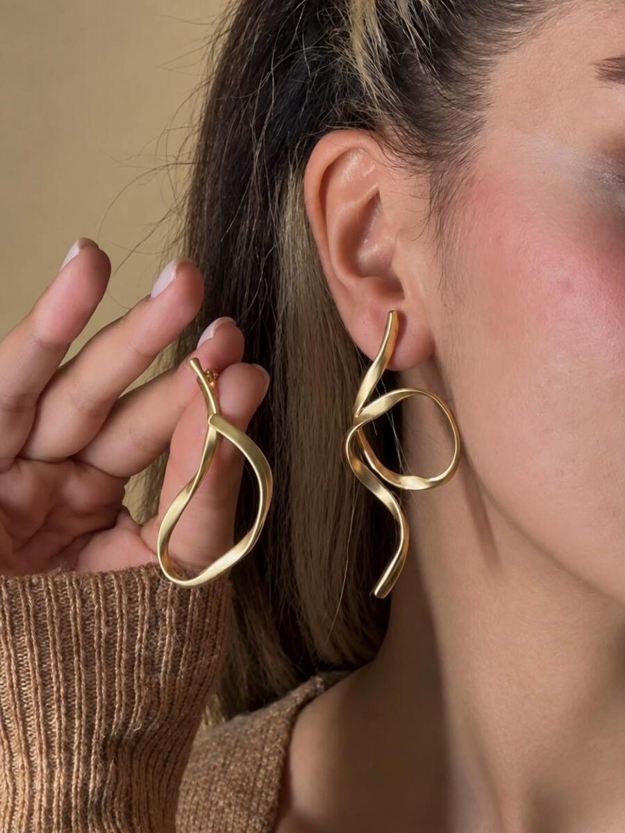 گوشواره من منحنی طلایی sk108