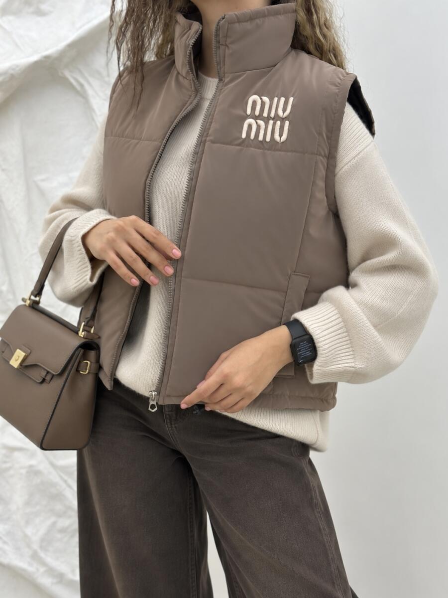 پافر داخل پشم شیشه گلدوزی شده طرح MIU MIU  آستردار bd914-2